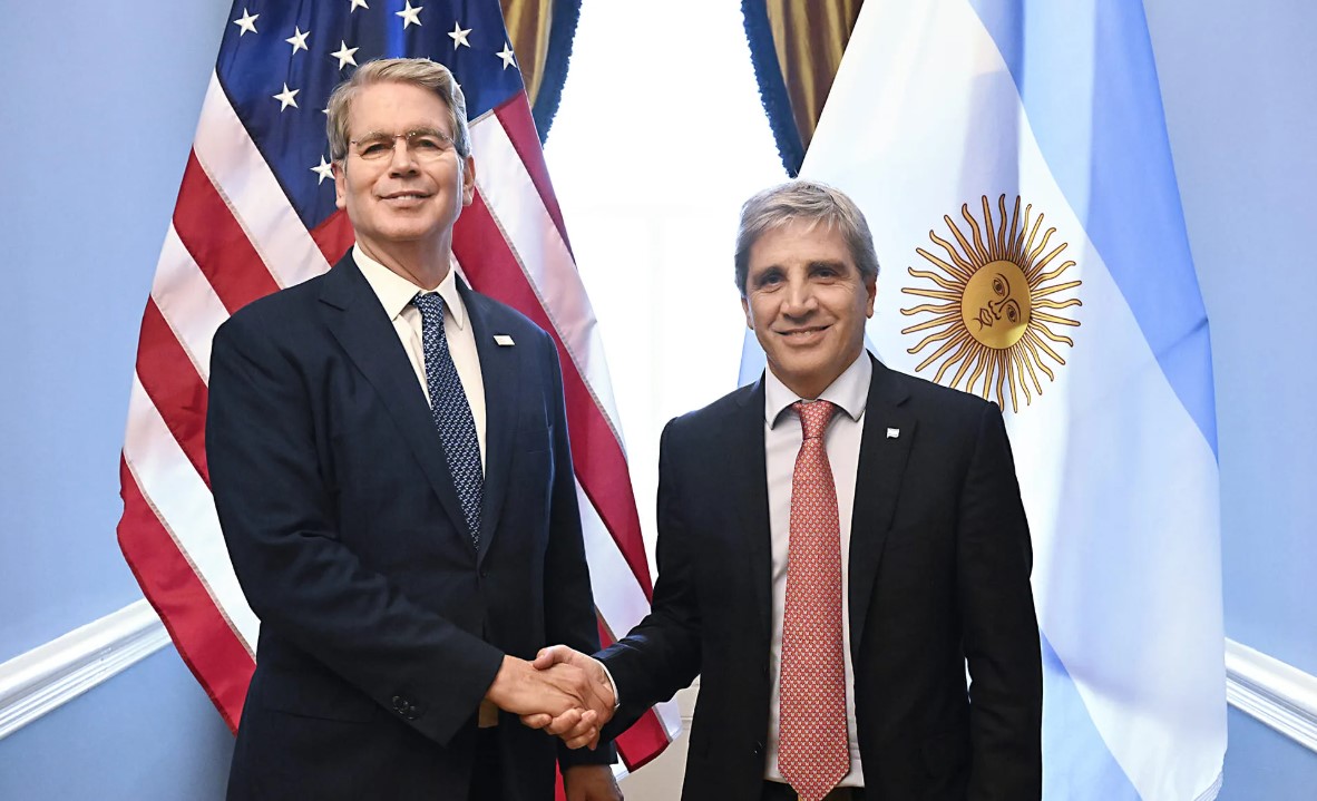 ¡Increíble! EEUU compra pesos argentinos! Un hecho nunca antes visto en la historia argentina.